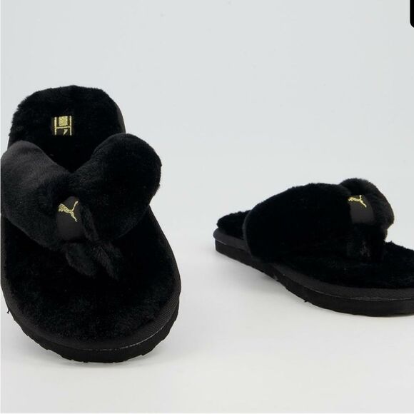 Puma Fluff Flip Slippers Black Team Gold - Picture 1 of 14